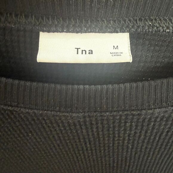 TNA Aritzia Waffle Crew Boxy Long Sleeve M Black Crop Top Thermal EUC B36 - Picture 4 of 6